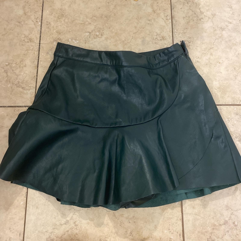 DO+BE Dark Green Leather Skirt